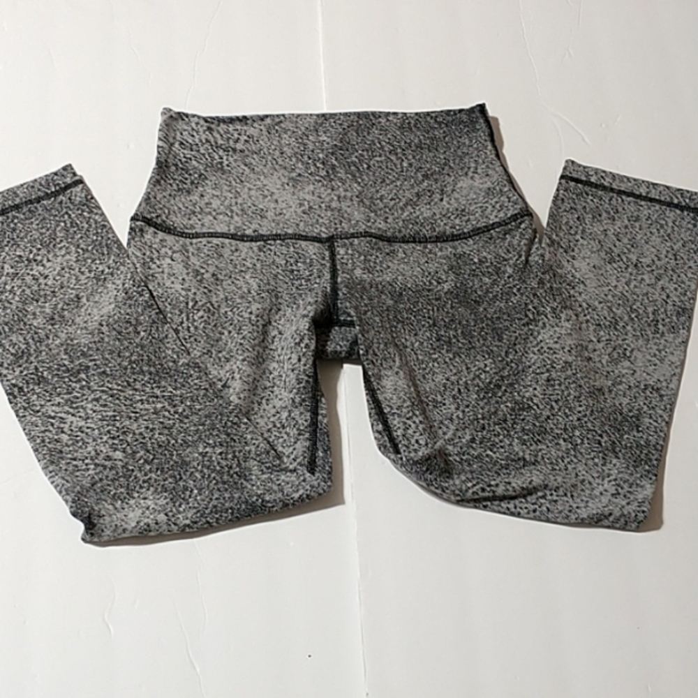 LULULEMON Cropped Capri Leggings pants legging yoga black white
